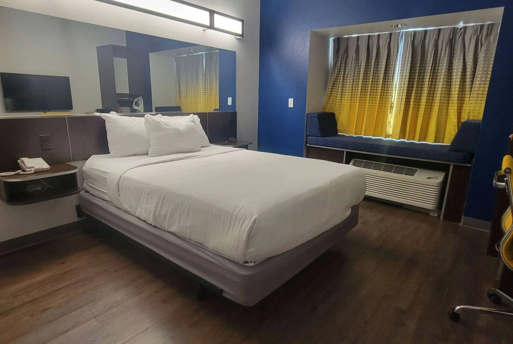 Microtel Inn & Suites by Wyndham Bluffs