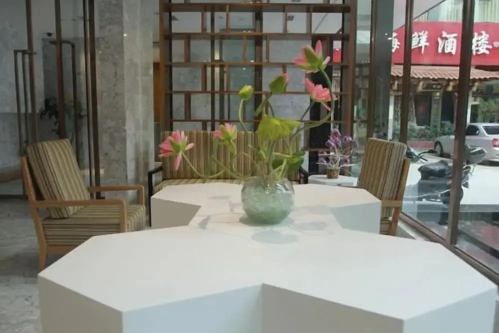 Nanan Huaiyuan Business Hotel