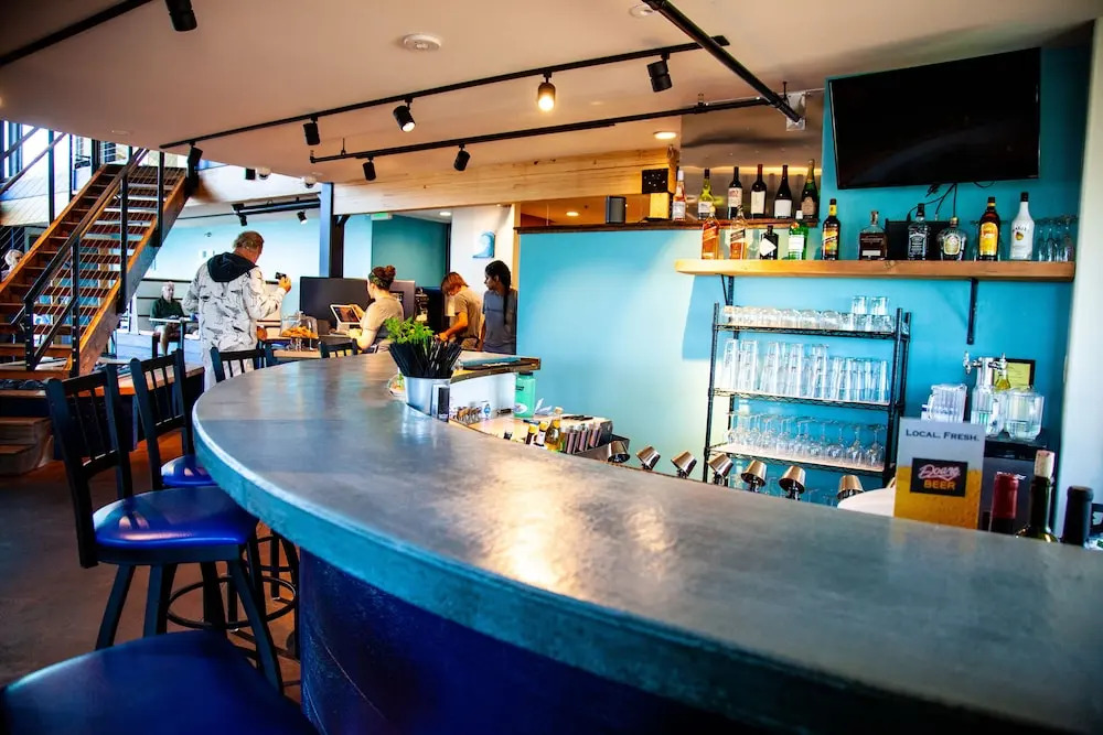 Blue Wave Inn