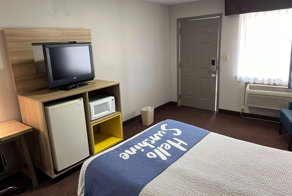 Days Inn by Wyndham Pratt