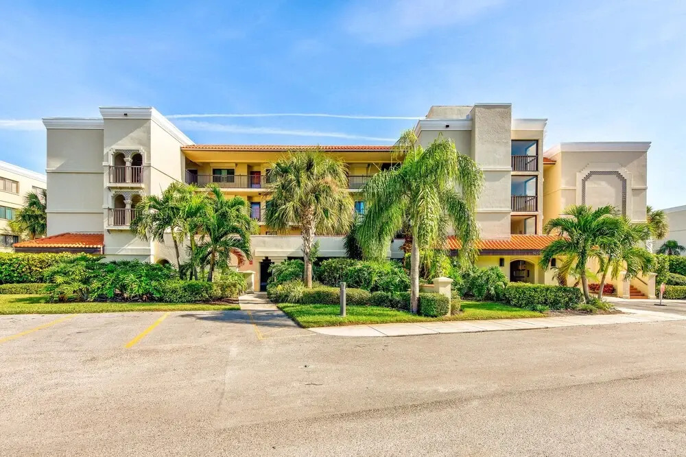 Land's End 11-302 Beach Front - Premier