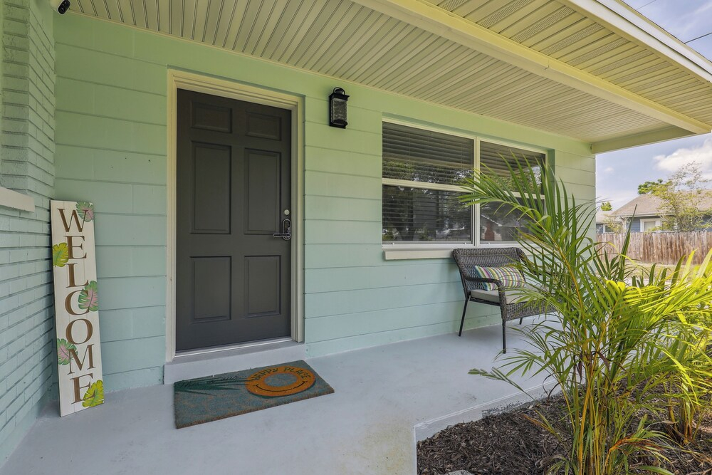 Tampa Vacation Rental ~ 3 Mi to Downtown!