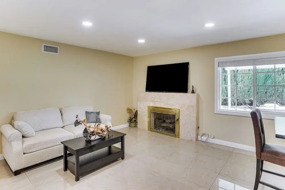 5 Mi to Anaheim Convention Center: Retreat w/ Yard