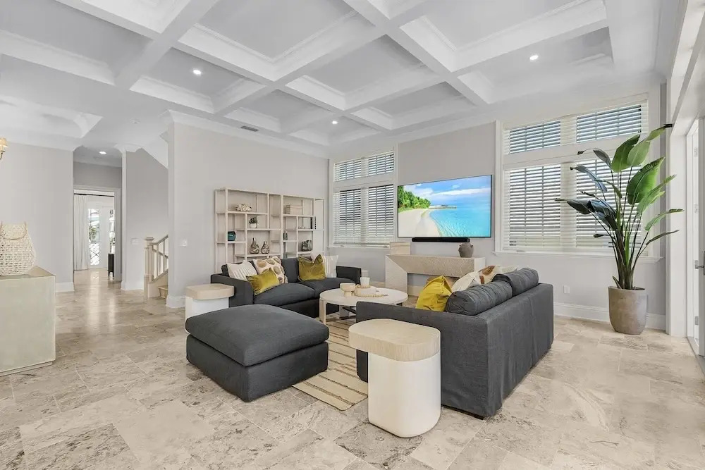 260 Coastal Luxe Retreat: 5bd/4.5ba, Pool & Spa, Water Views 5 Bedroom Home