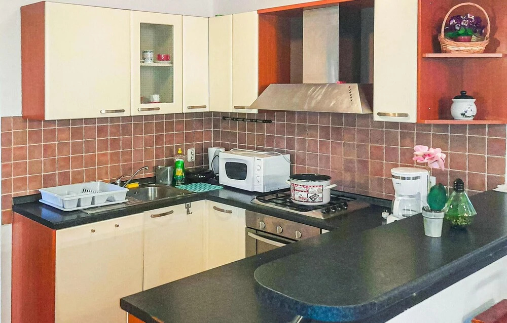 Amazing Apartment in Radosi kod Zbandaja With Wifi and 2 Bedrooms