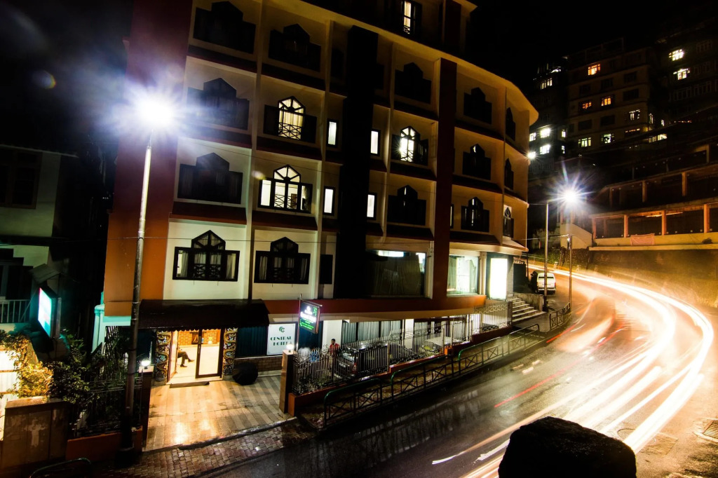 Central Hill Resort The Mall Road