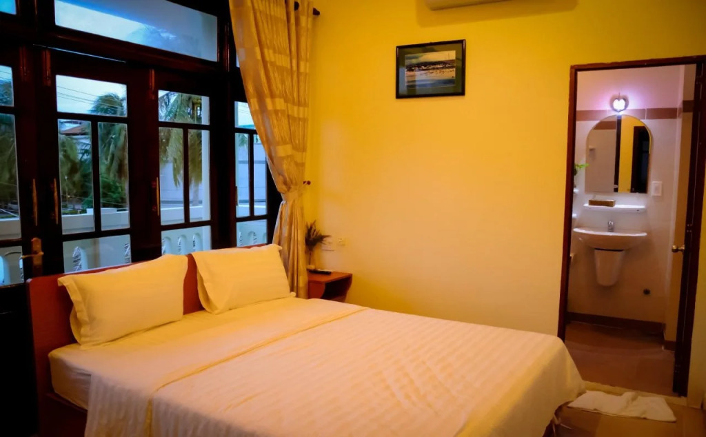 Chao Hotel
