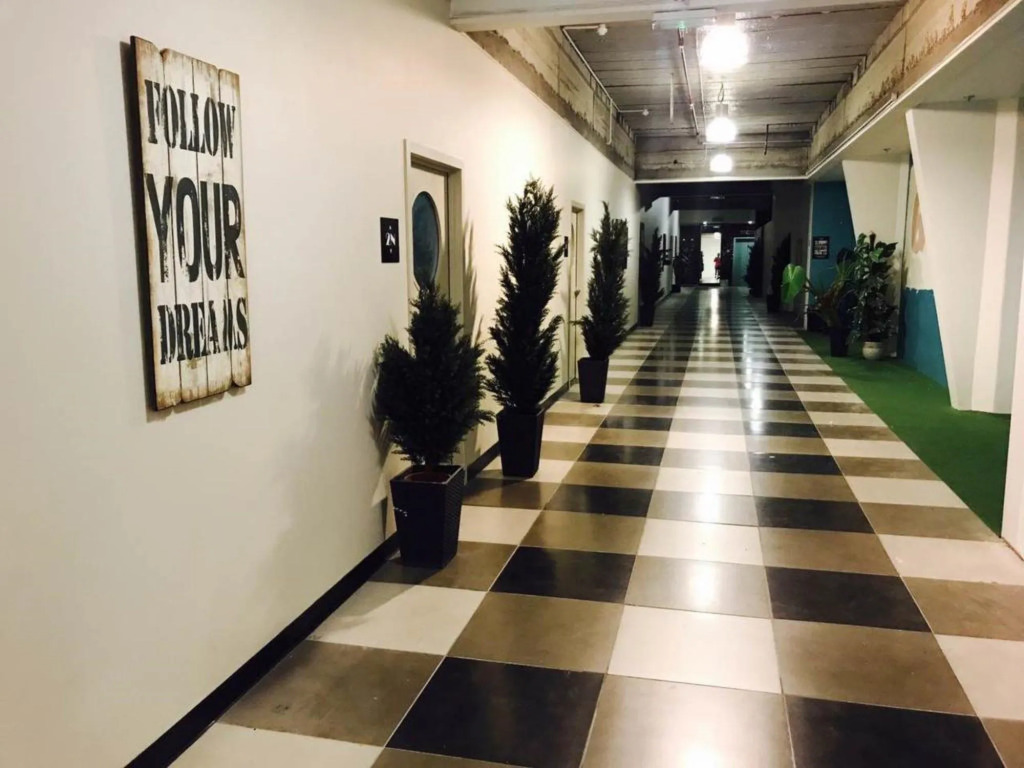 Aura Hotel