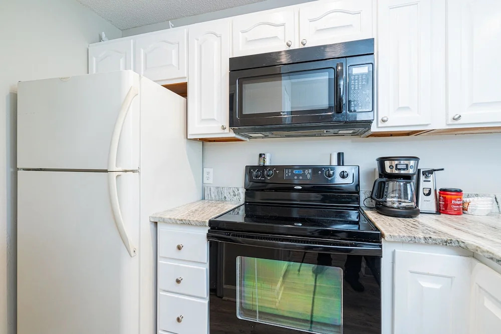 Condo Sleeps 5 w/ Resort Style Amenities!