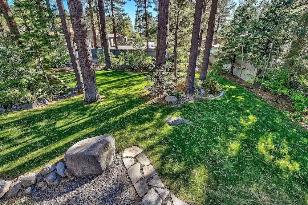 Bright, Rustic And Spacious 2br - Near The Beach 2 Bedroom Home by Redawning