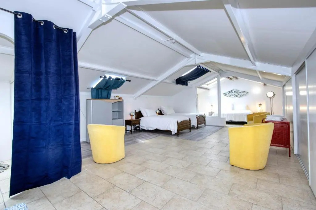 Galant Appartement en bord de mer avec terrasse