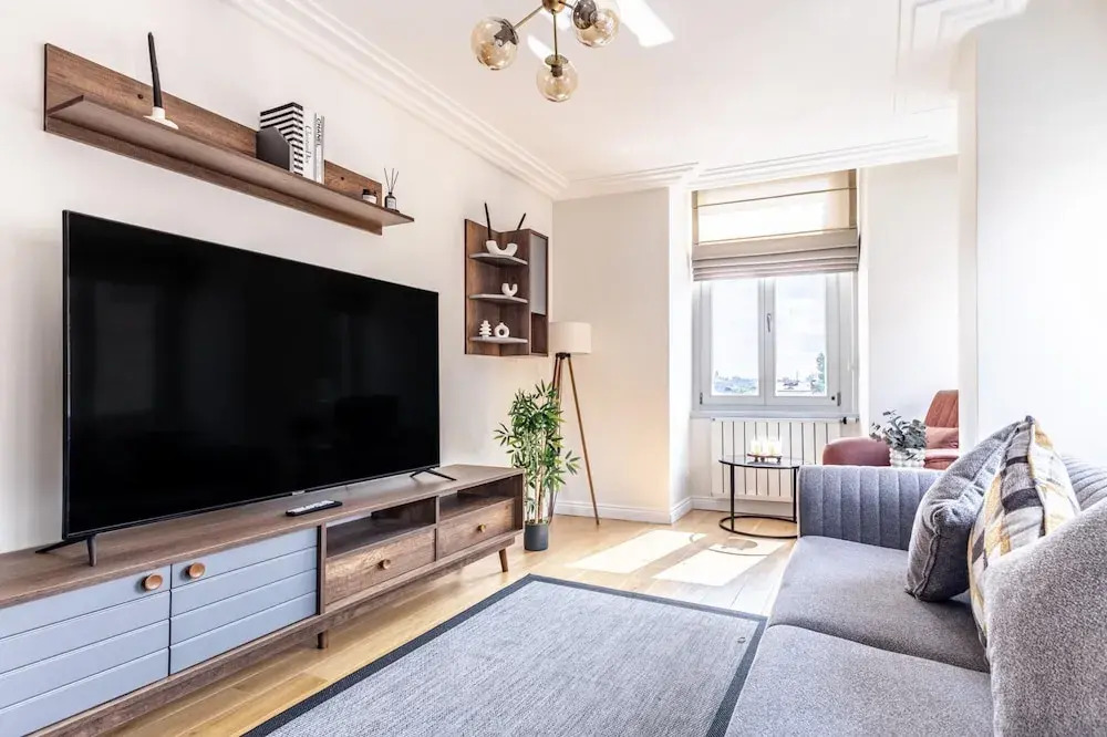 Sleek Flat 6 min to Istiklal Ave in Beyoglu