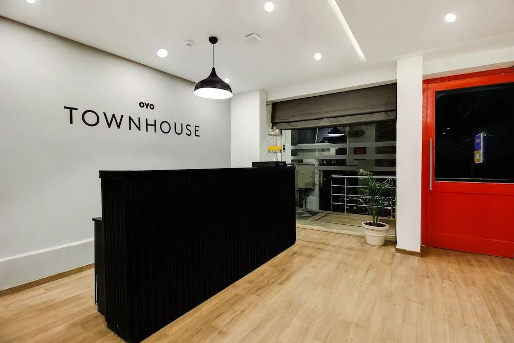 OYO Townhouse 232 RP Road
