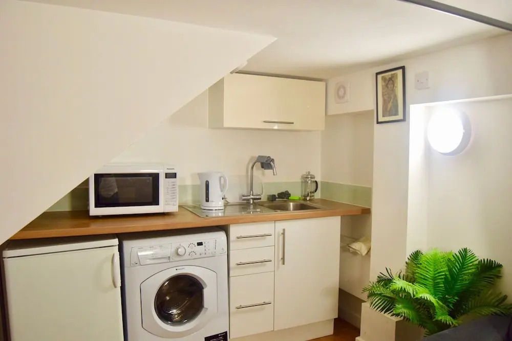 1 Bedroom Shadwell Flat