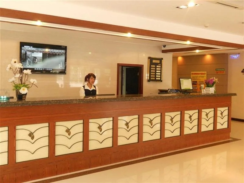 GreenTree Inn Taicang Baolong Square Hotel