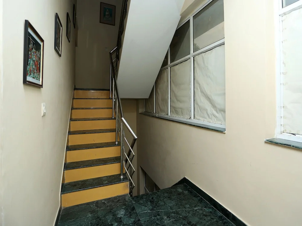OYO Rooms Near Jalvayu Towers- Sector 56