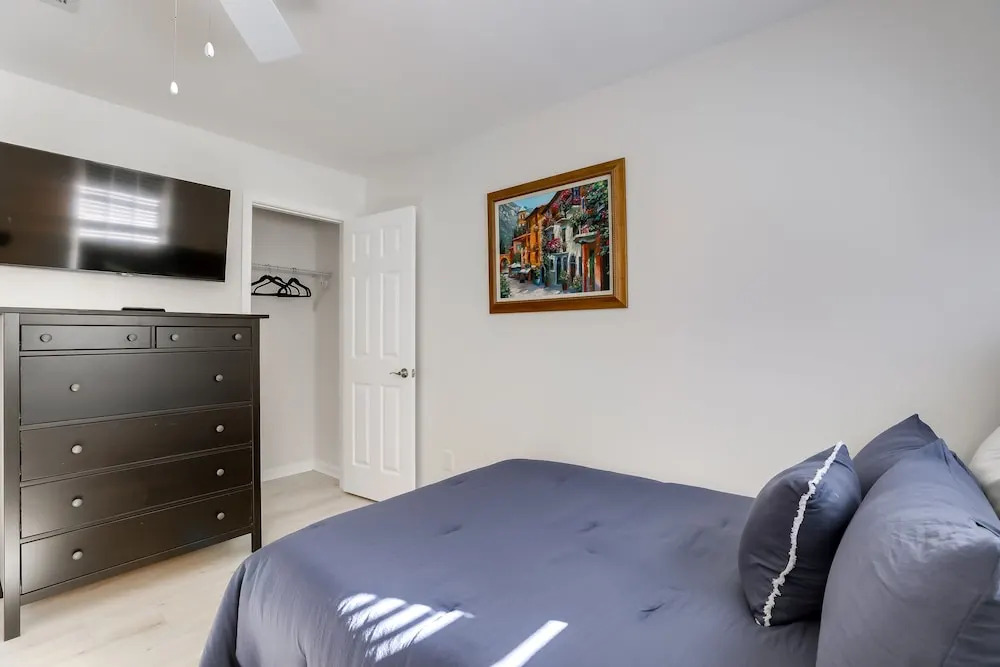 Stylish Marietta Home w/ Deck - Near Truist Park!