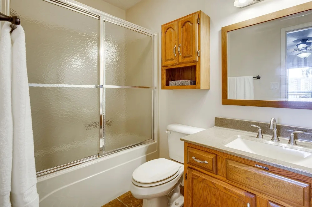 Lake of the Ozarks Condo w/ Community Pool