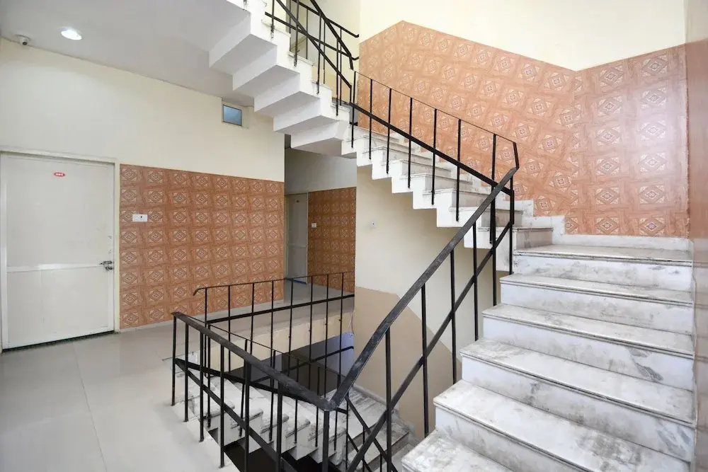 Diamond Plaza by OYO Rooms