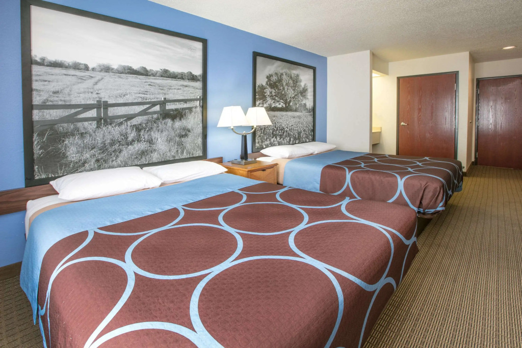 Super 8 by Wyndham Garland Rowlett East Dallas Area