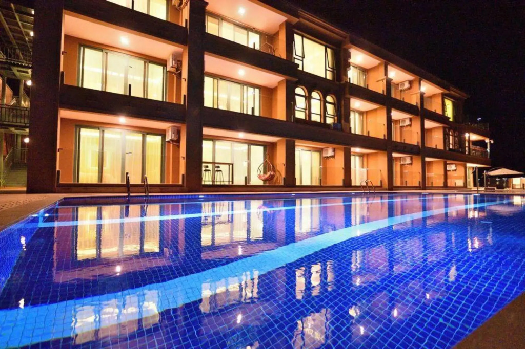 Fuxian Lake Rongxi Yuehu Resort Hotel