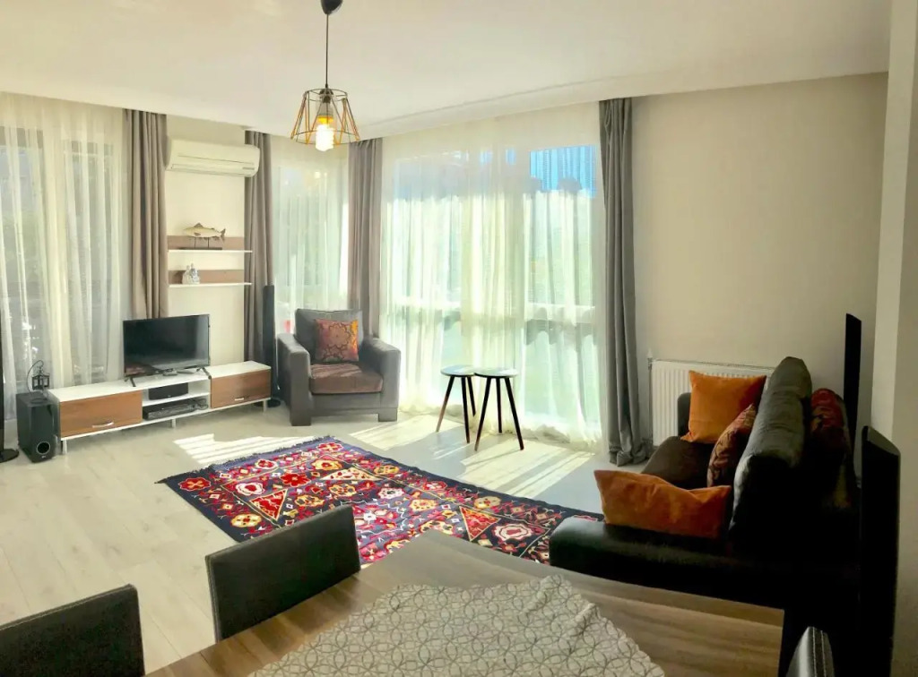 Entirely Apartment, Near Lake, Full kitchen,Wi Fi, AC