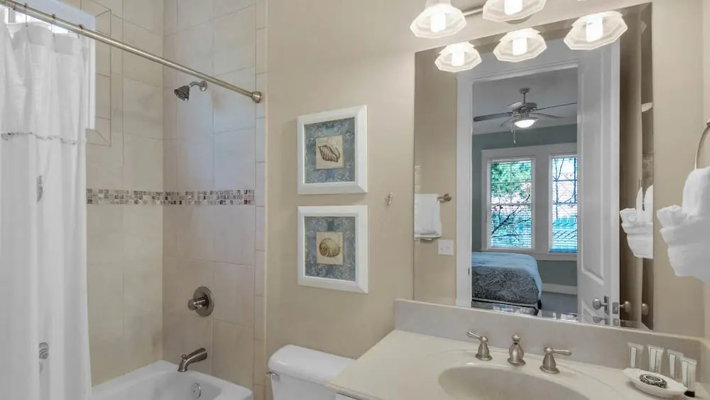 Seagrove 5 Bedroom - Deeded Beach - Elevator - Community Pool - Sleeps 12!