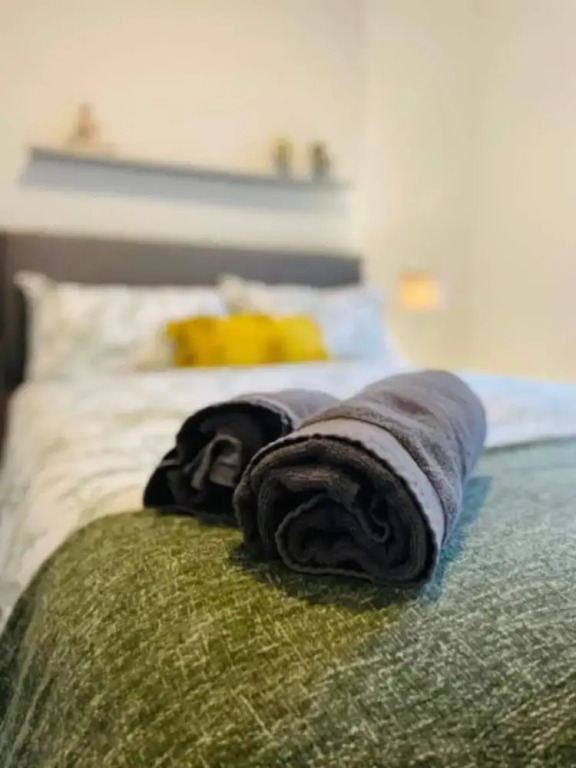 2 Bedroom House in Liverpool With Free Parking