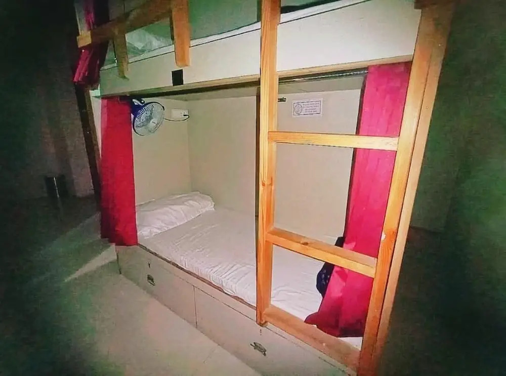 Homestay at Kashmiri Gate Metro & Old Delhi Railway Station