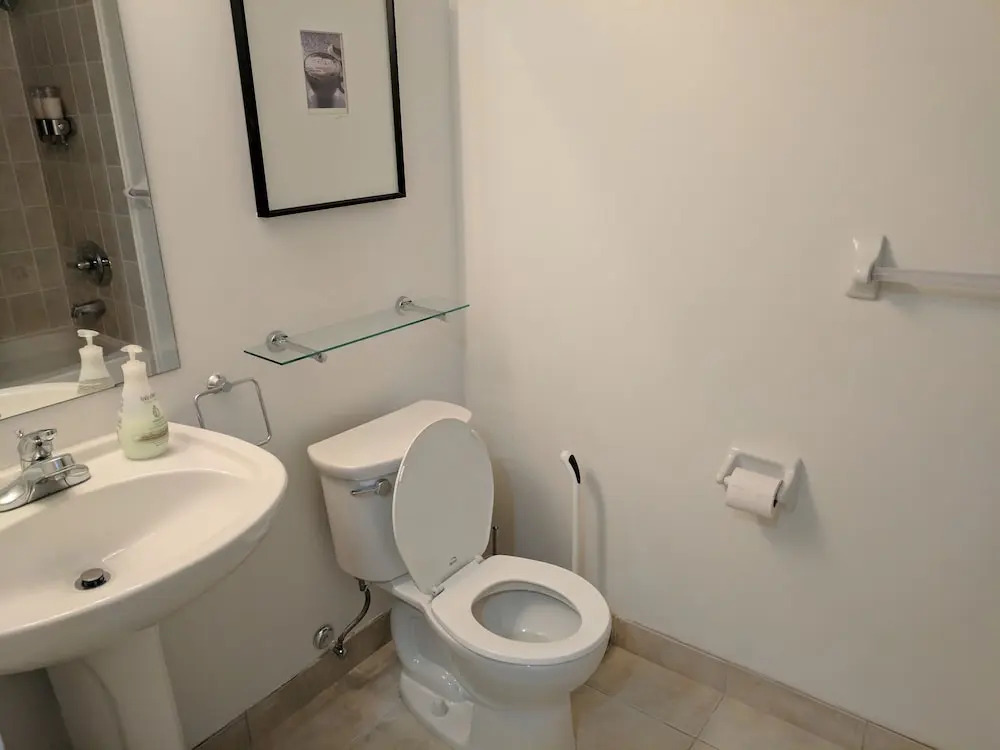 Hotel Suites near Eaton Centre