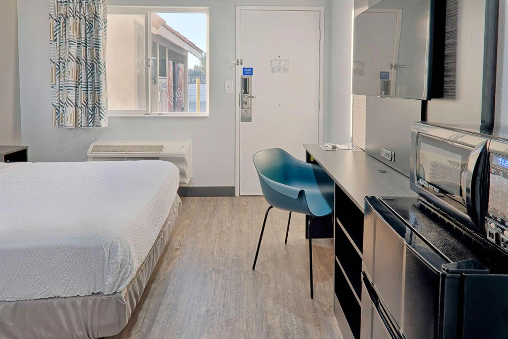 Motel 6-Lancaster, CA