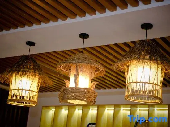 Yining Silk Road Pastoral Song Chenwai City Hotel
