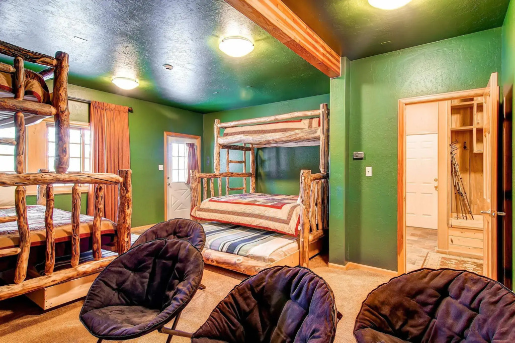 Snowshoe Retreat Boreas Pass by Pinnacle Lodging