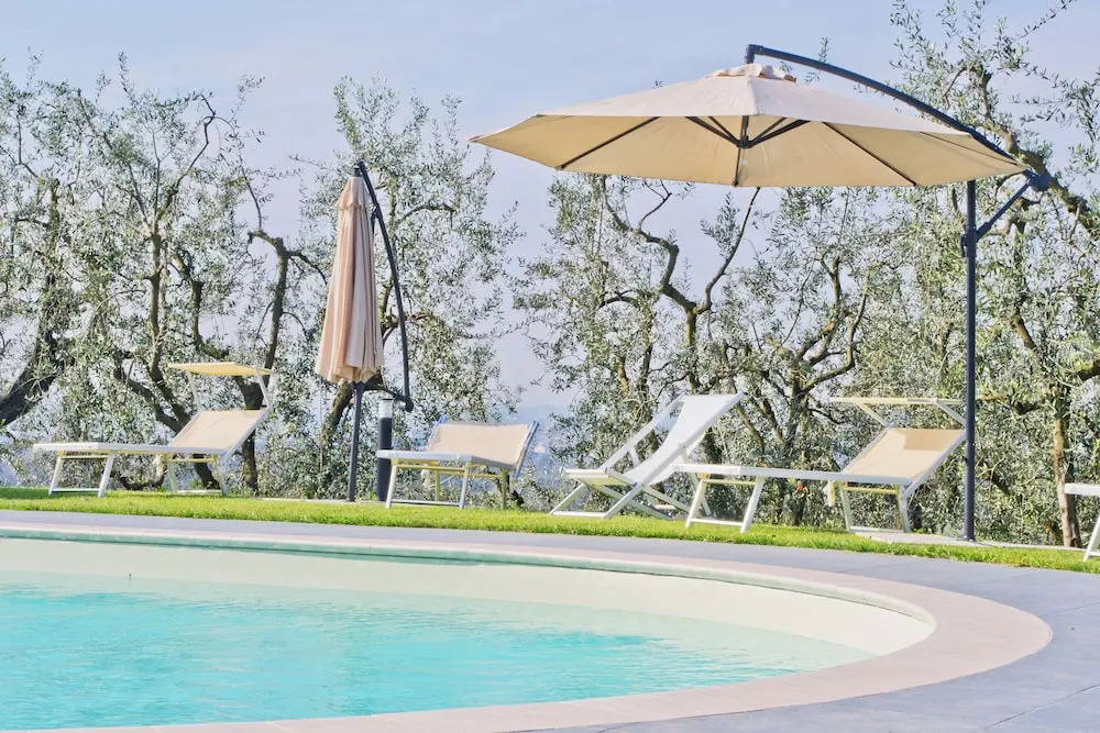 Amazing View on Hills with Shared Pool