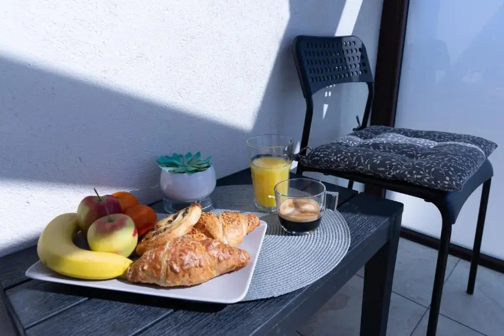 La Piazza Hotel