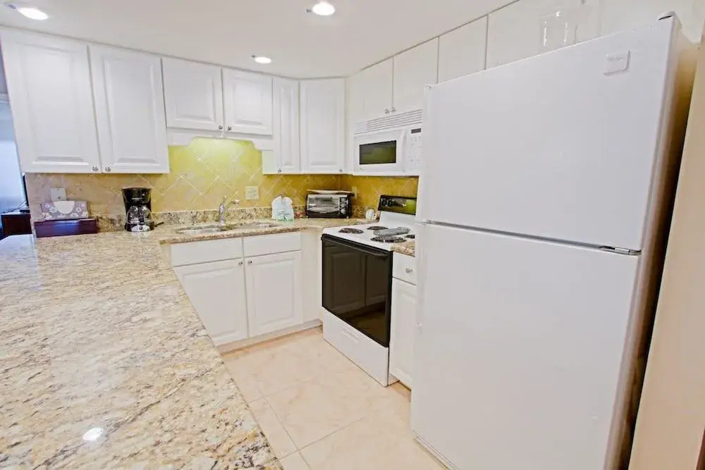 Gulf Shore Condo #213 - 2 Br condo by RedAwning