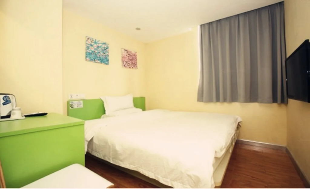 Yimi Hotel Changshou Metro Branch