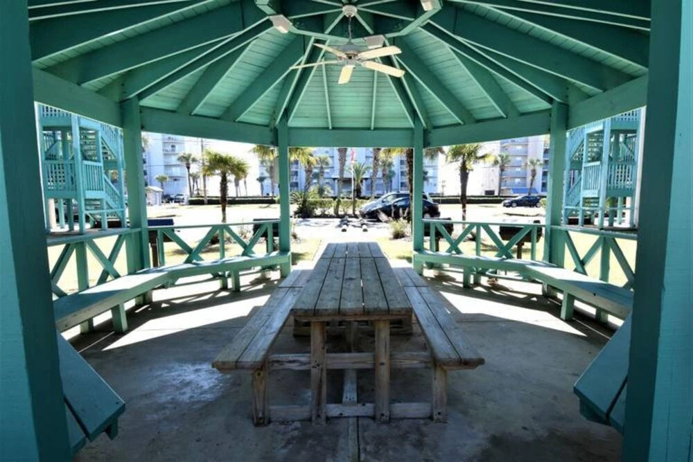 Sea Breeze 117 by Bender Vacation Rentals