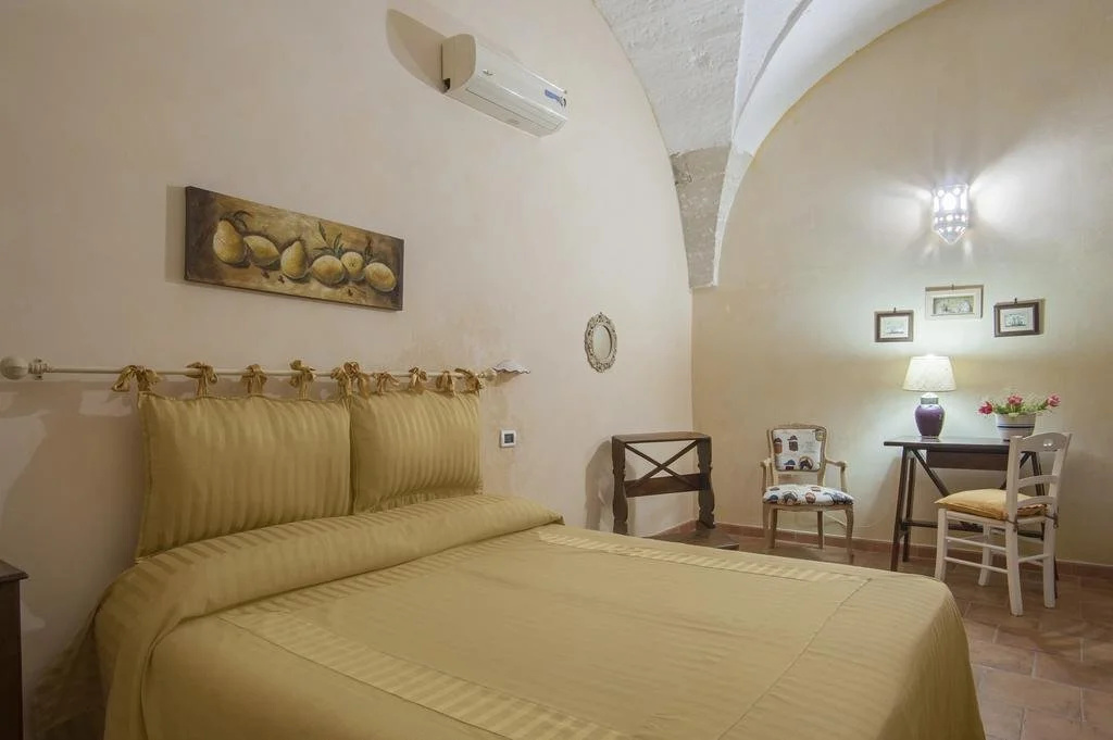 Masseria La Macchiola & Corti del Mito