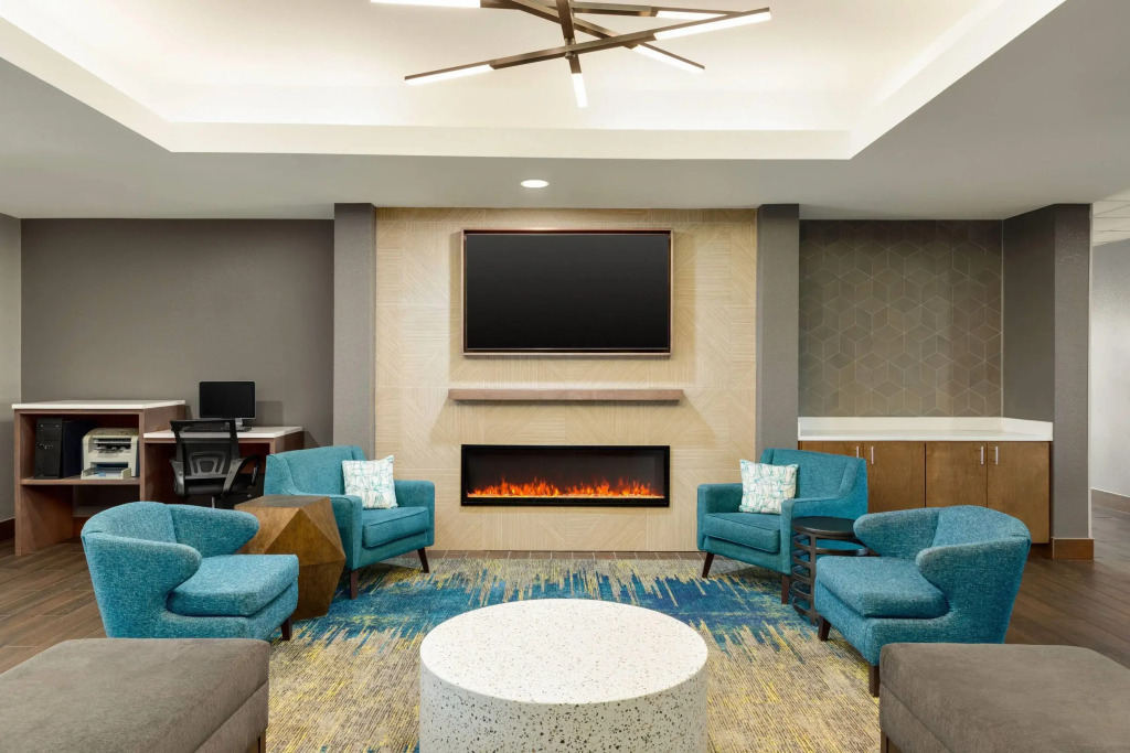 La Quinta by Wyndham Shawnee