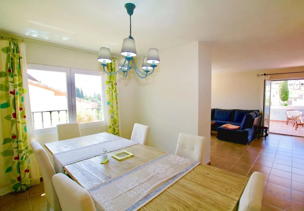4BR Villa Milana, Private Pool, Sea Views. Wifi, 3 Mins Drive to the Beach