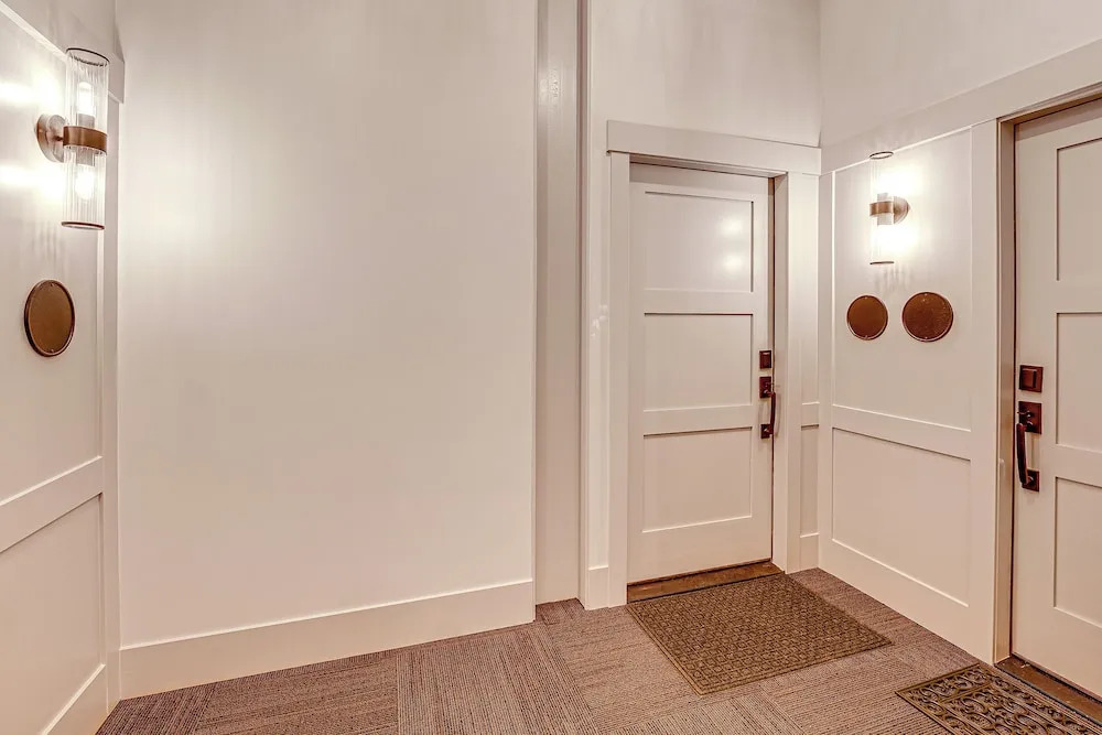 Downtown Grand Haven Condo - Walk to Boardwalk!