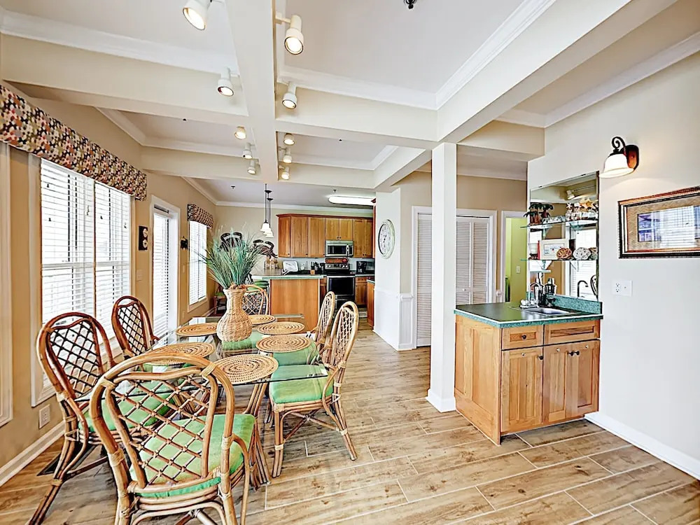 New Listing! Crabby 5: Pool, Hot Tub, Beach, Golf 4 Bedroom Condo