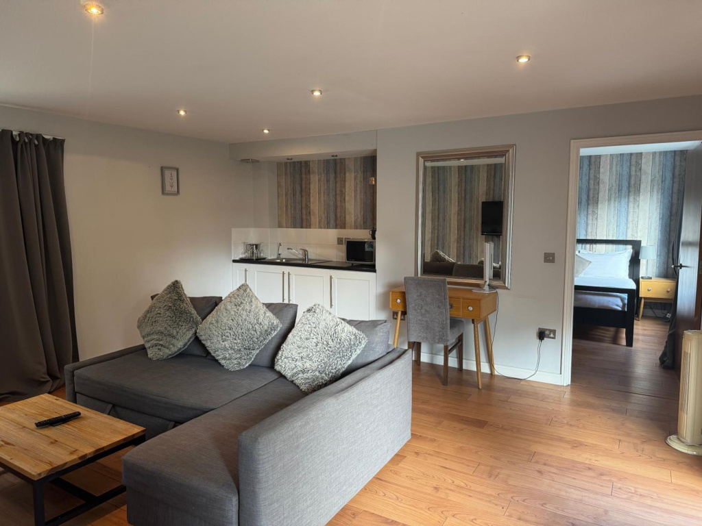 Oaklands Hotel