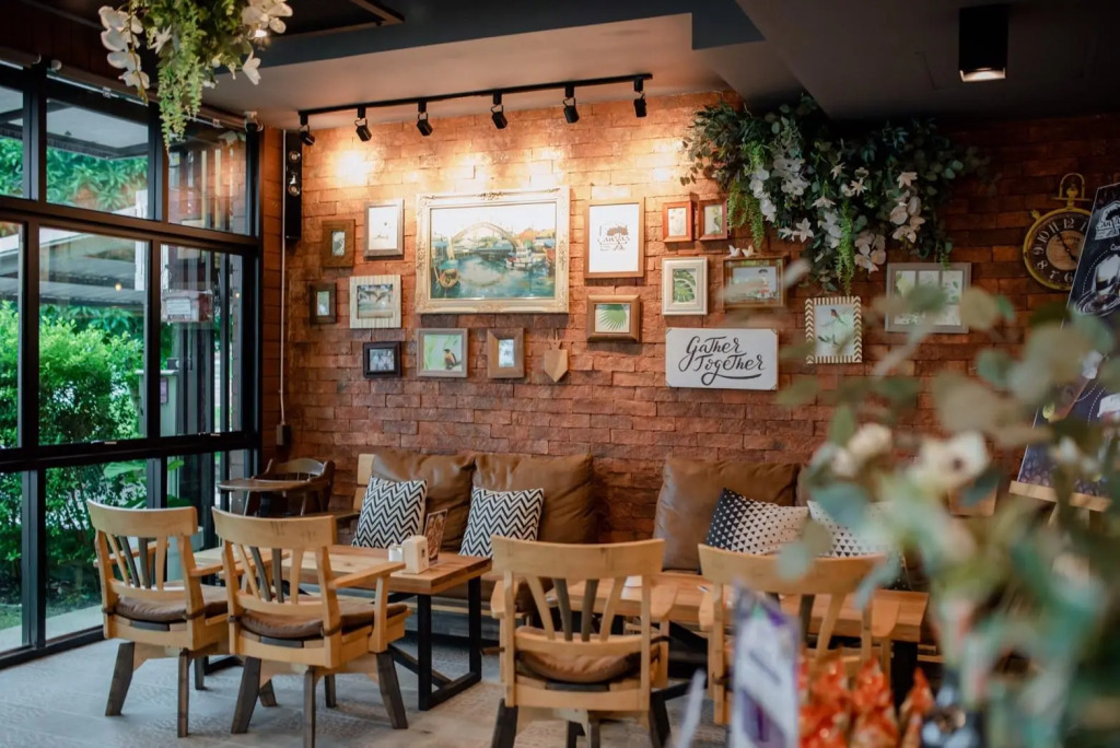 Canvas Family Home