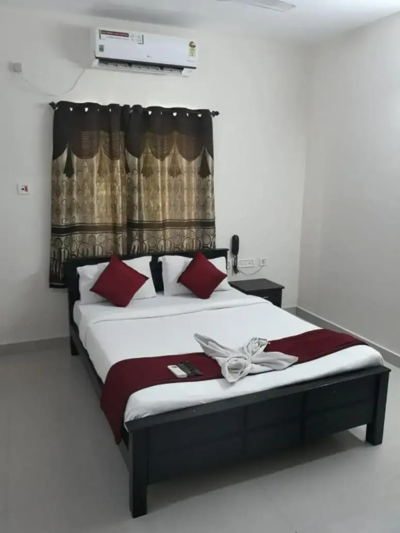 THE POSH RESIDENCY, ECR
