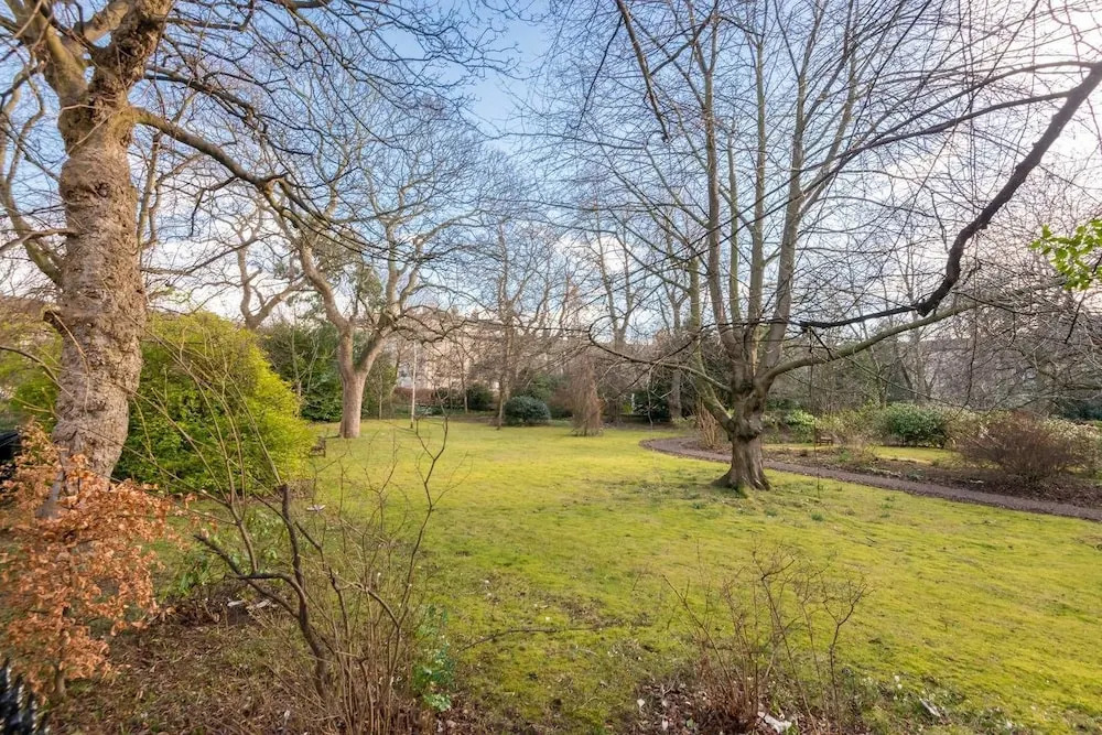 Lovely 2 Bedroom Apartment With Garden Close To Old Town