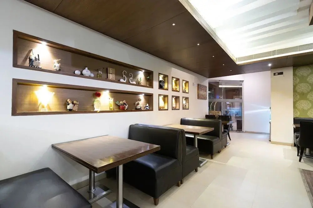 Avalon Hotel by OYO Rooms