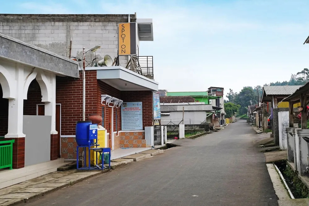 Hotel O Eco Tourism Desa Cibodas Areng 1 Syariah