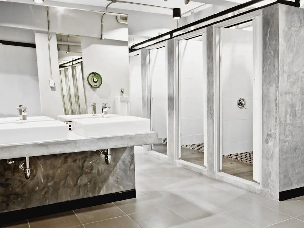 Loyy Hotel - Hostel